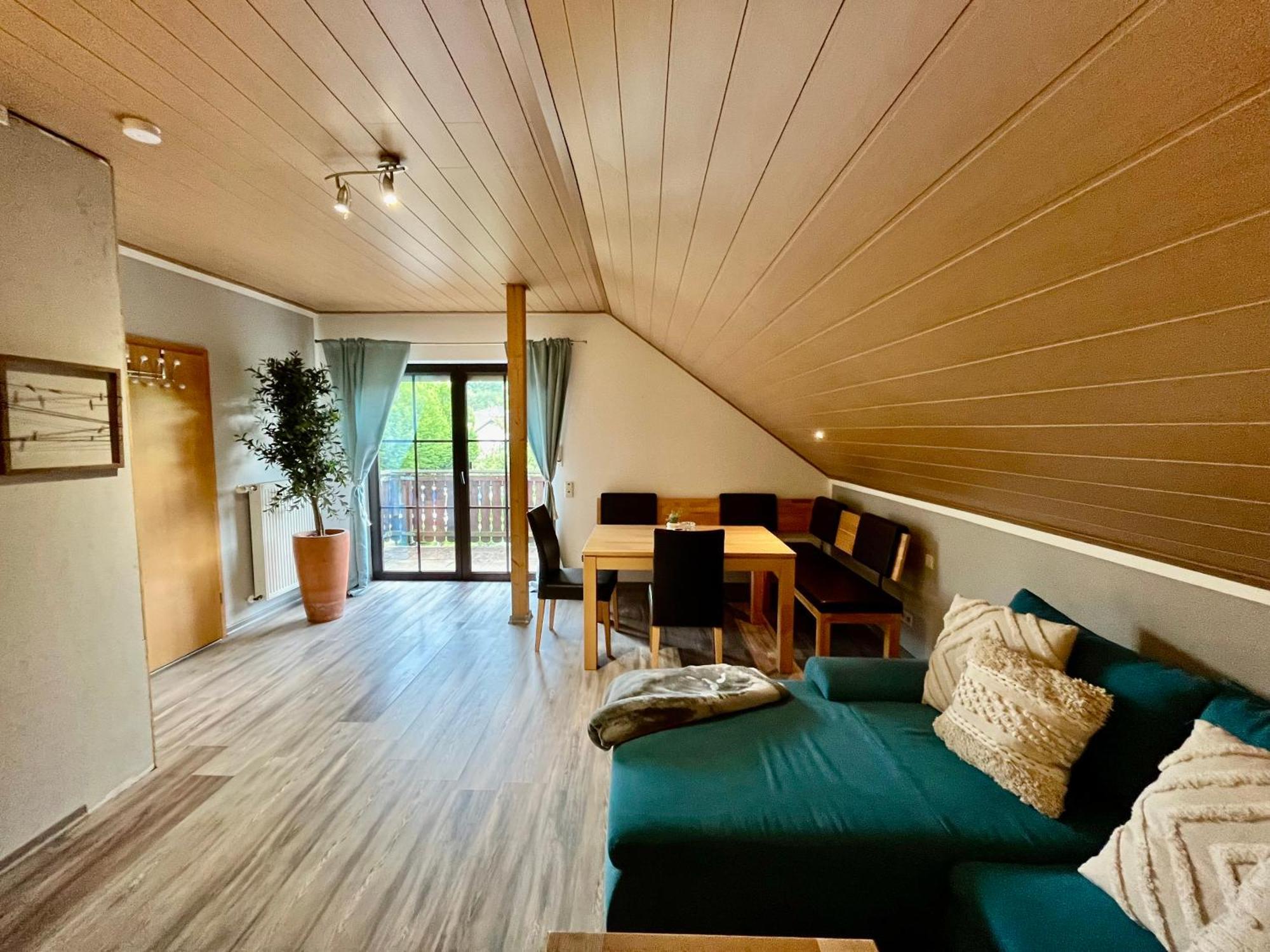 Balkon Zimmer - Apartment Gonnersdorf  Extérieur photo